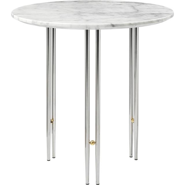 Gubi Ioi Sofabord Rundt ø50 Cm Med Krom Base Og Hvid Carrara Marmor Top