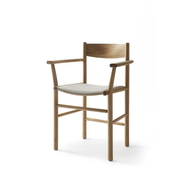 Nikari Linea Collection Akademia Spisebordsstol Med Armlæn Lakeret Egetræ Steelcut Trio 213