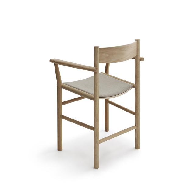 Nikari Linea Collection Akademia Spisebordsstol Med Armlæn Lys Lakeret Egetræ Steelcut Trio 213
