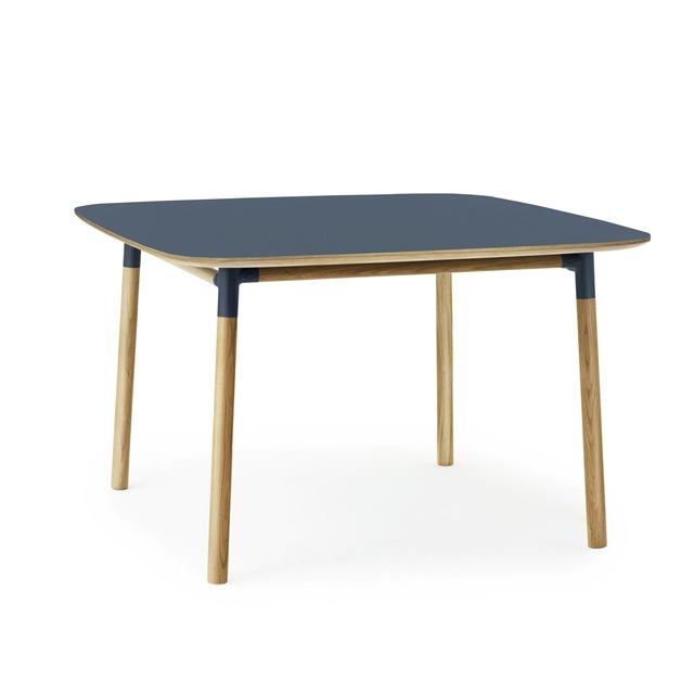 Normann Copenhagen Form Spisebord 120   120 Cm Blå Egetræ