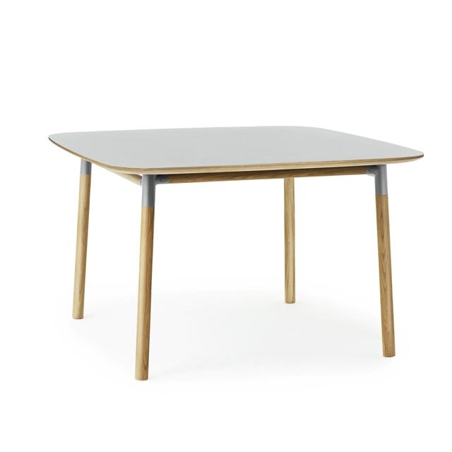 Normann Copenhagen Form Spisebord 120   120 Cm Grå Egetræ