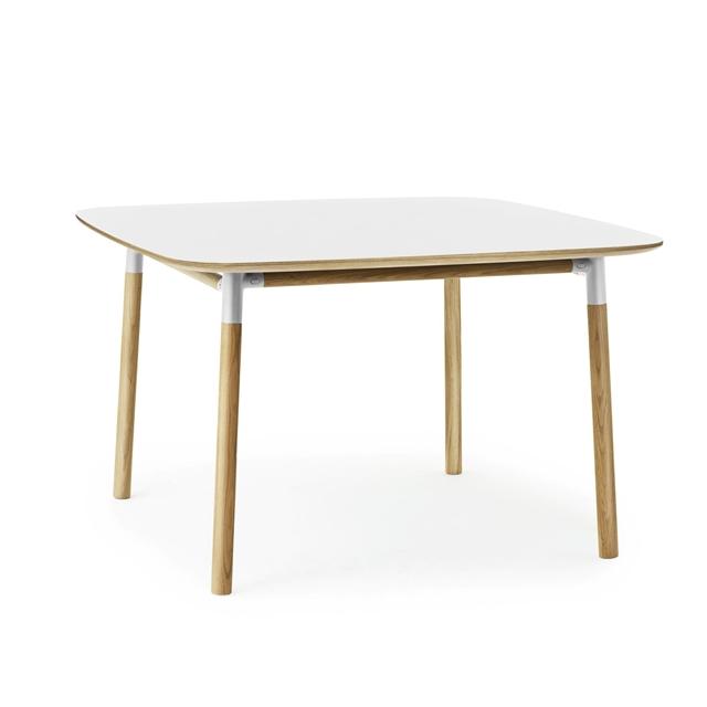 Normann Copenhagen Form Spisebord 120   120 Cm Hvid Egetræ