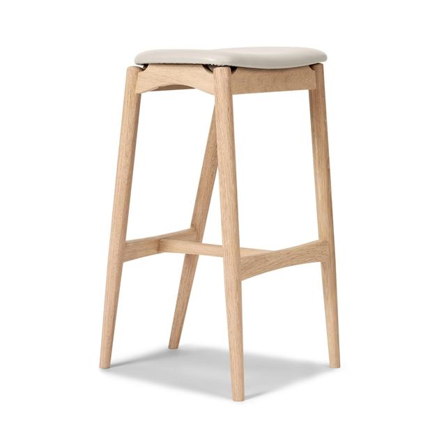 Sibast Furniture No   Barstol 65 Uden Ryg Hvidt Olieret Eg Silk Lysegrå