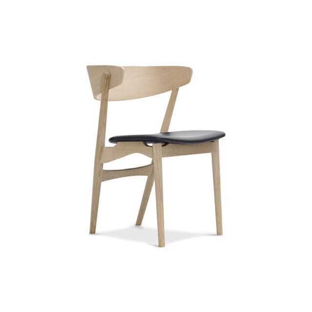 Sibast Furniture No   Spisebordsstol Sæbebehandlet Egetræ Og Sort Læder