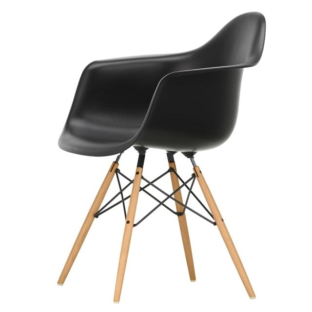 Vitra Eames Plastic Daw Spisebordsstol Dyb Sort Gylden Ahorn