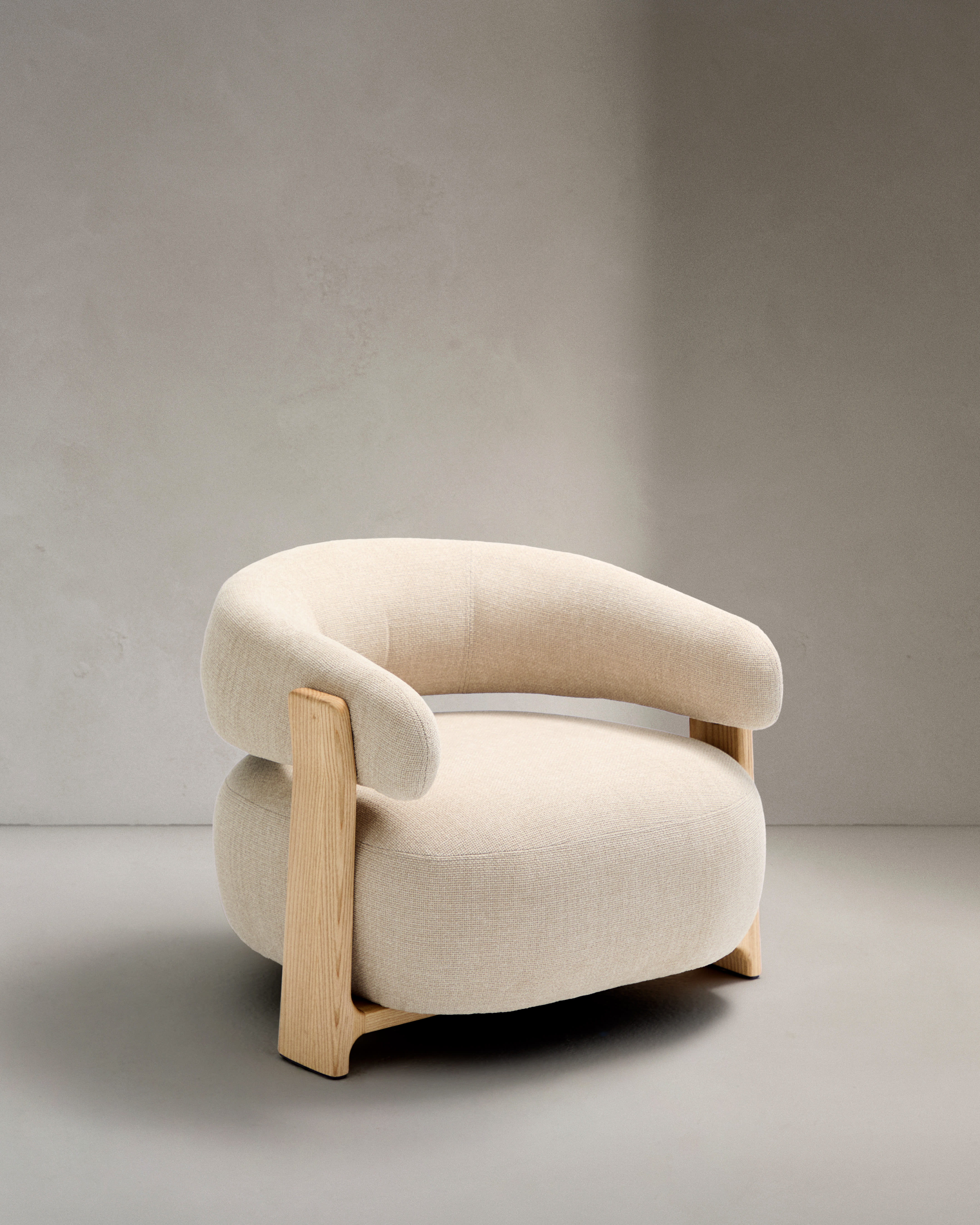 Kave Home Granite Lænestol     Armlæn Beige Chenille Og Natur Asketræ